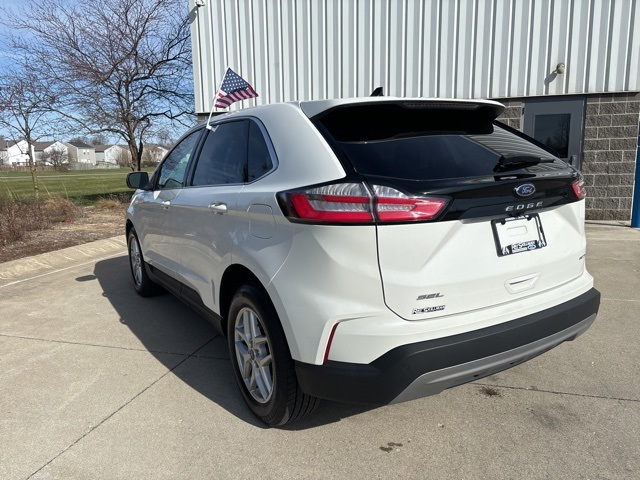 Vehicle image 8 of 34