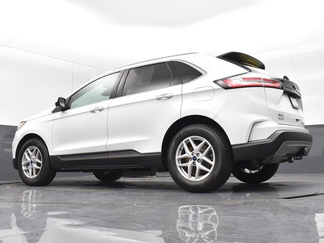 Vehicle image 27 of 61