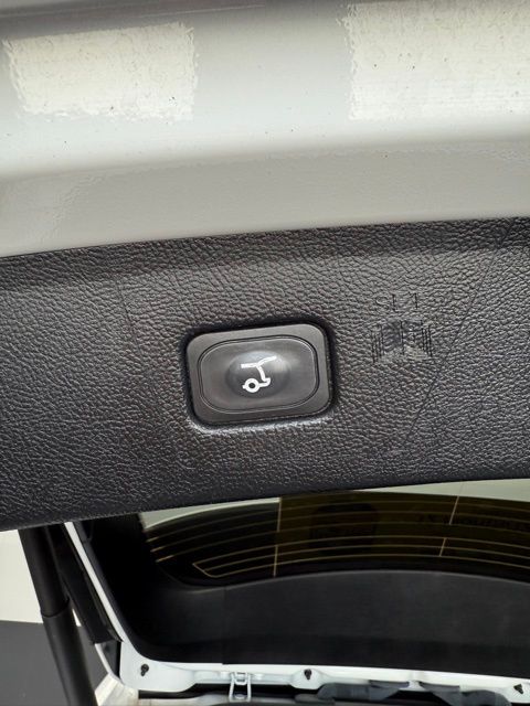 Vehicle image 55 of 61