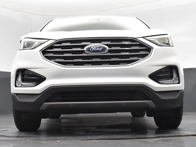 Vehicle image 9 of 61