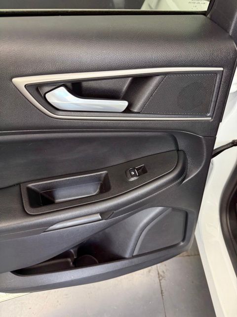 Vehicle image 48 of 61