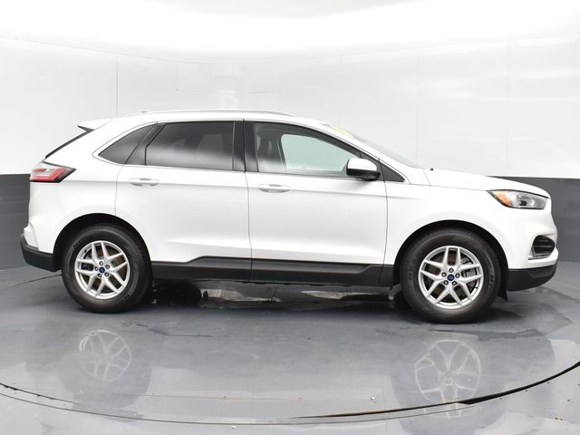 Vehicle image 17 of 61