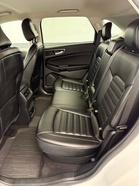 Vehicle image 53 of 61
