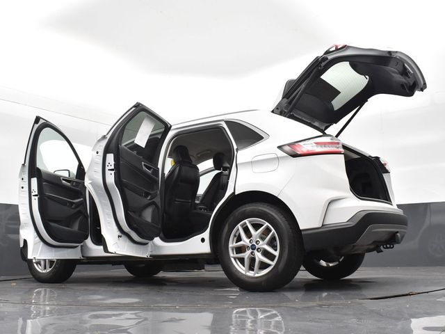 Vehicle image 22 of 61
