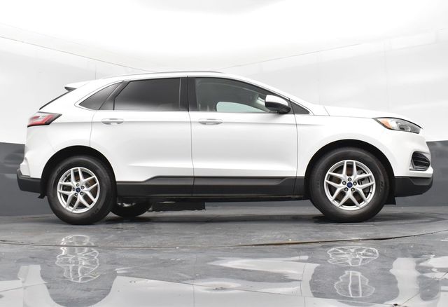 Vehicle image 16 of 61