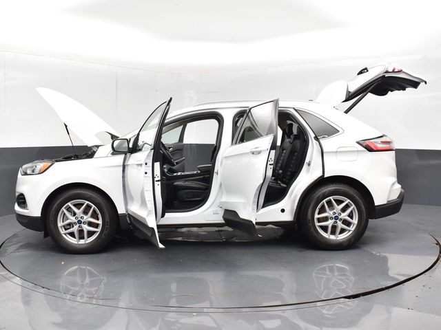 Vehicle image 31 of 61