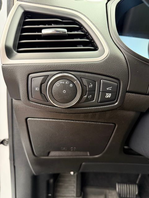 Vehicle image 60 of 61