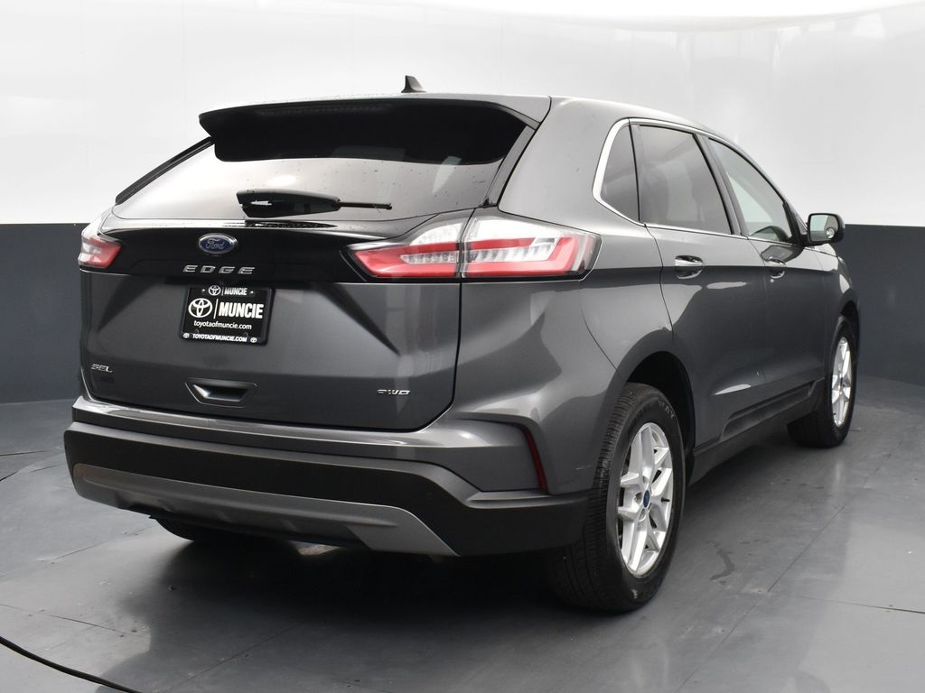 Vehicle image 15 of 56
