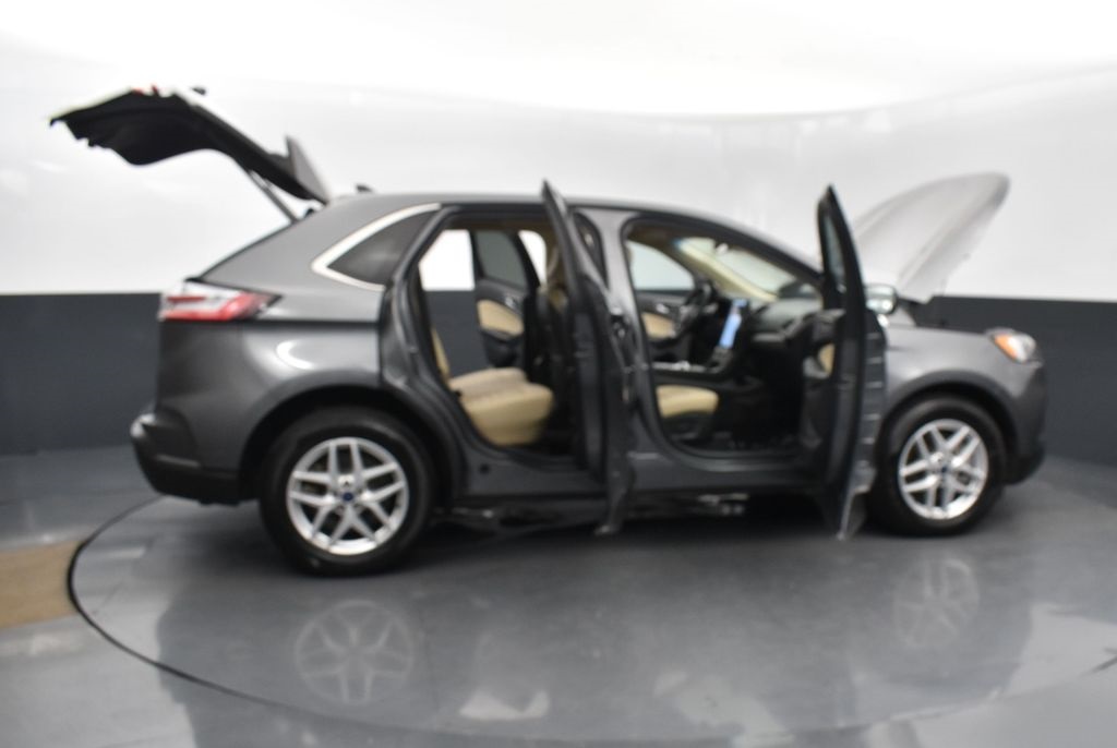 Vehicle image 16 of 56