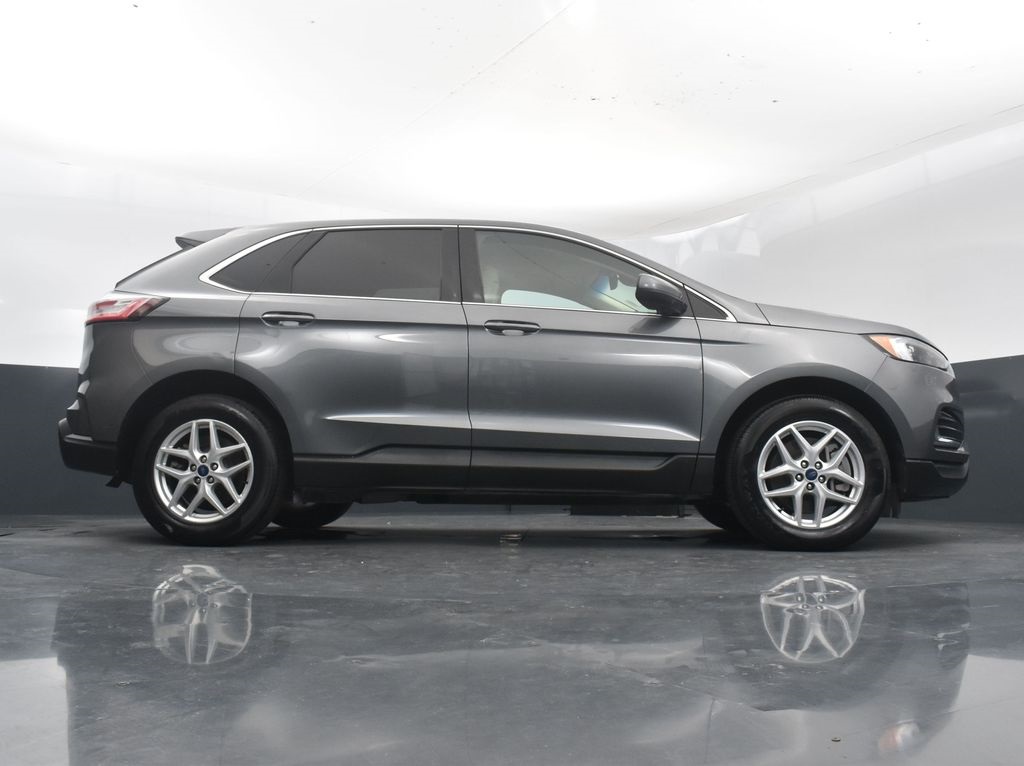 Vehicle image 11 of 56