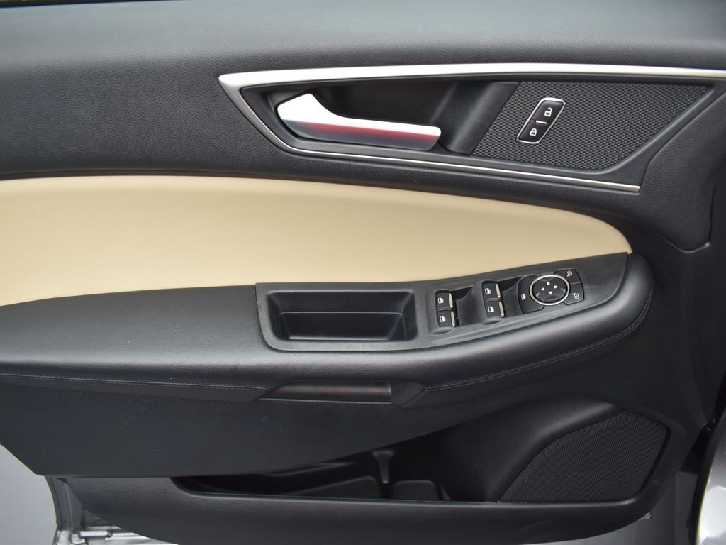 Vehicle image 34 of 56