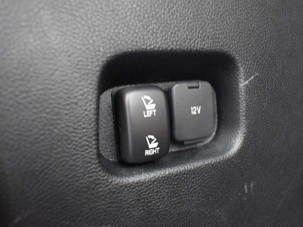 Vehicle image 51 of 56