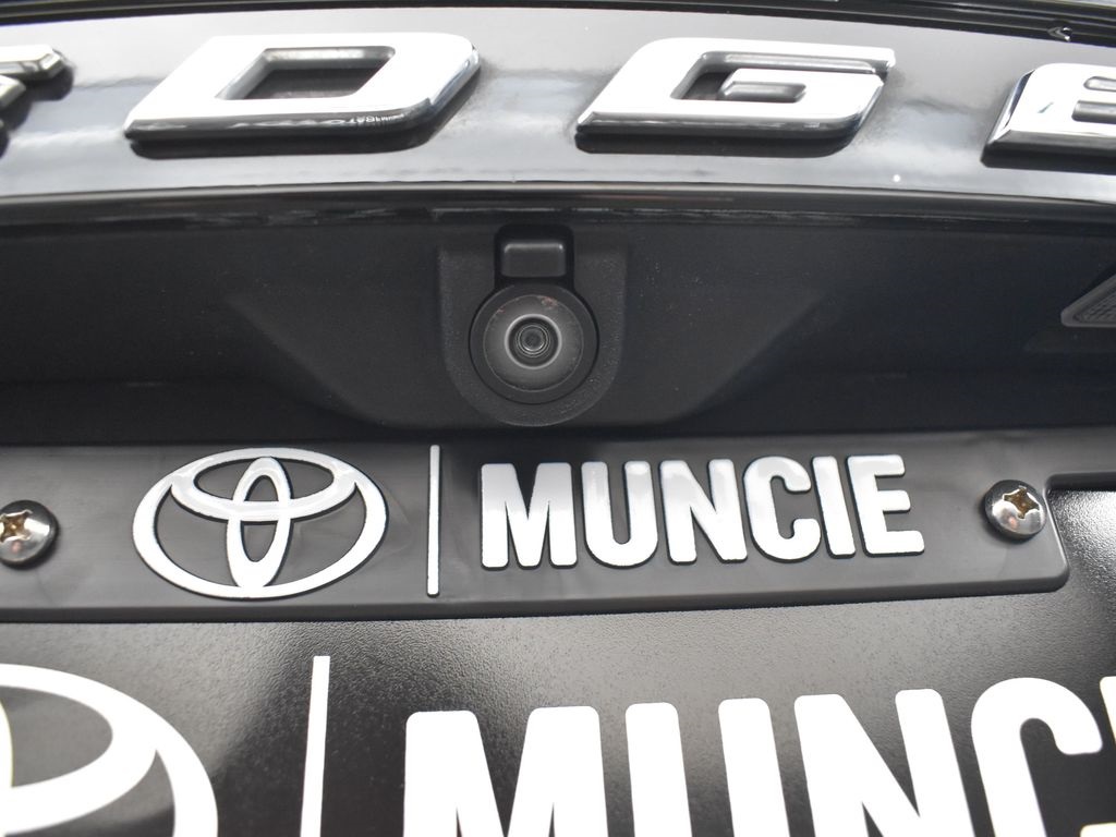 Vehicle image 32 of 56