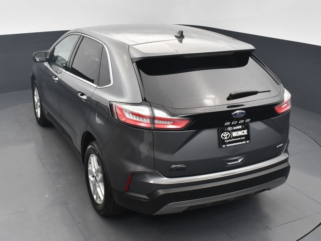 Vehicle image 21 of 56