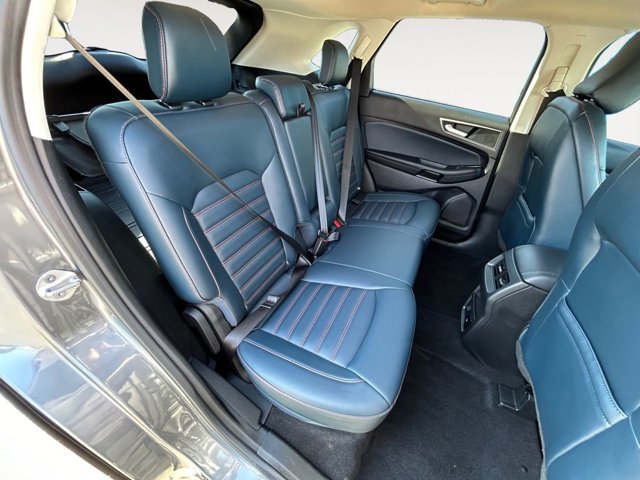 Vehicle image 10 of 36