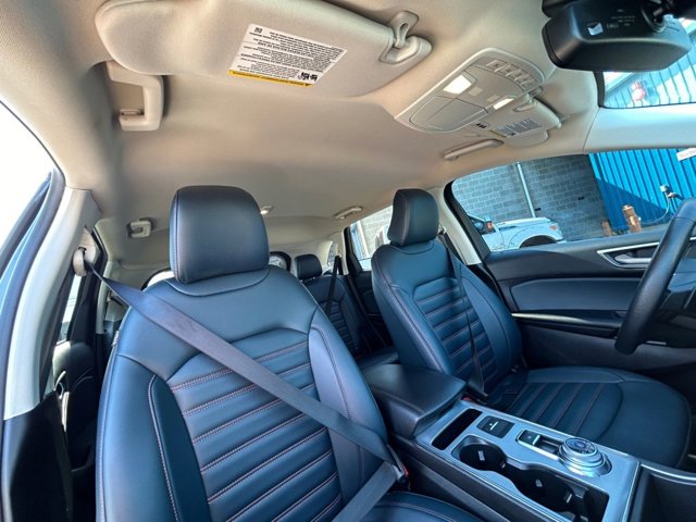 Vehicle image 26 of 36