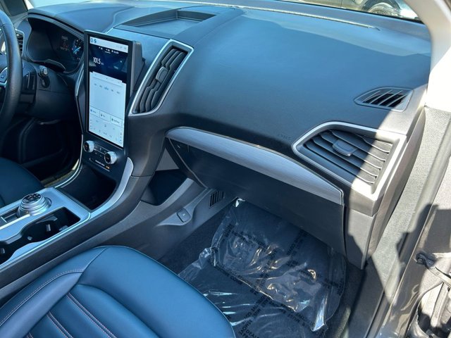 Vehicle image 25 of 36