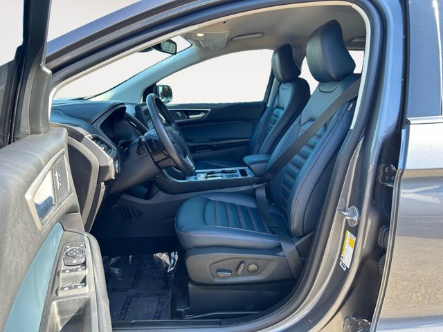 Vehicle image 14 of 36