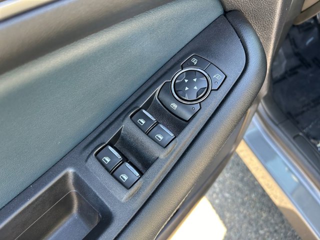 Vehicle image 22 of 36