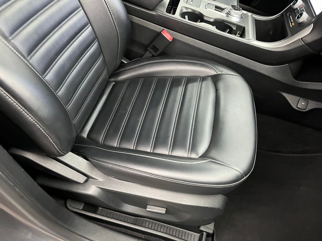 2022 Ford Edge SEL Image 15 of 33