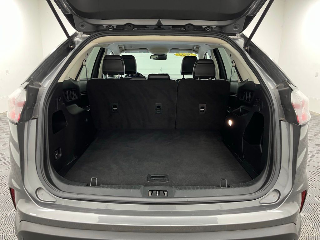2022 Ford Edge SEL Image 9 of 33