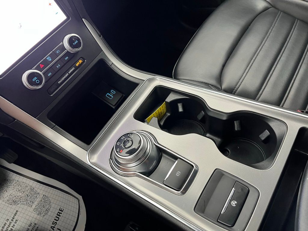 2022 Ford Edge SEL Image 29 of 33