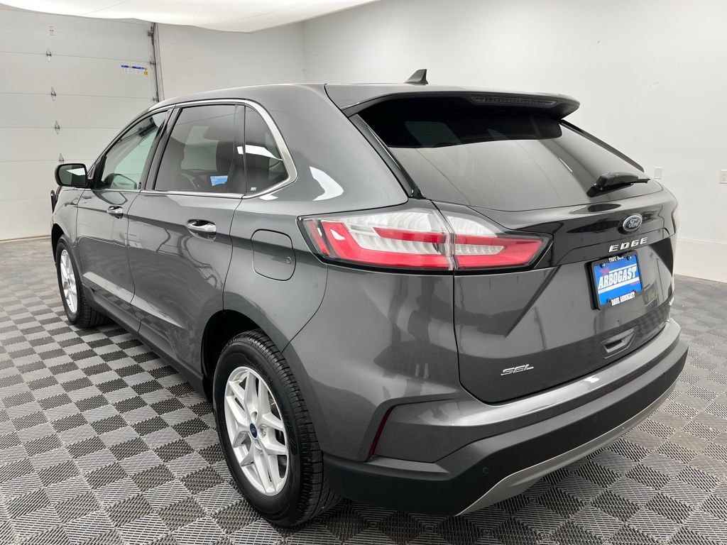 2022 Ford Edge SEL Image 6 of 33
