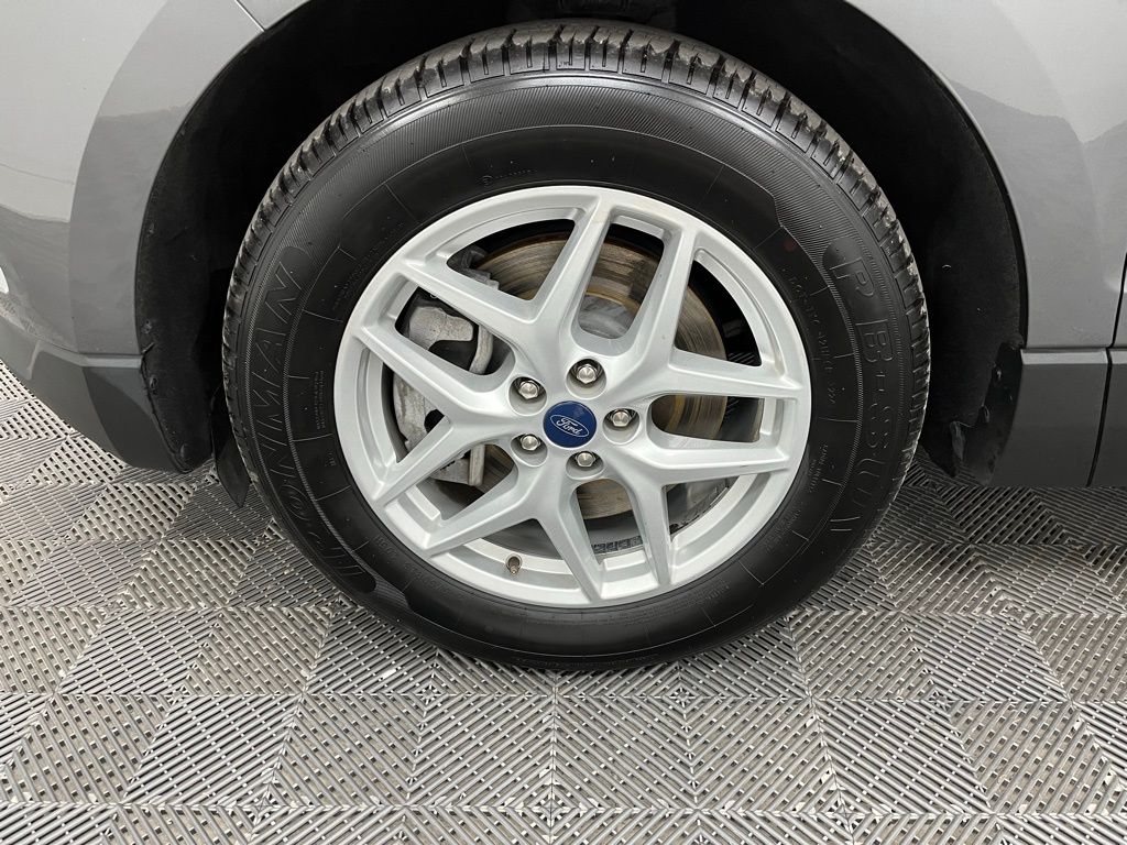 2022 Ford Edge SEL Image 8 of 33