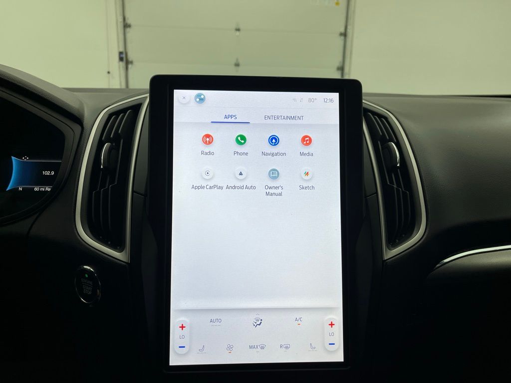 2022 Ford Edge SEL Image 28 of 33