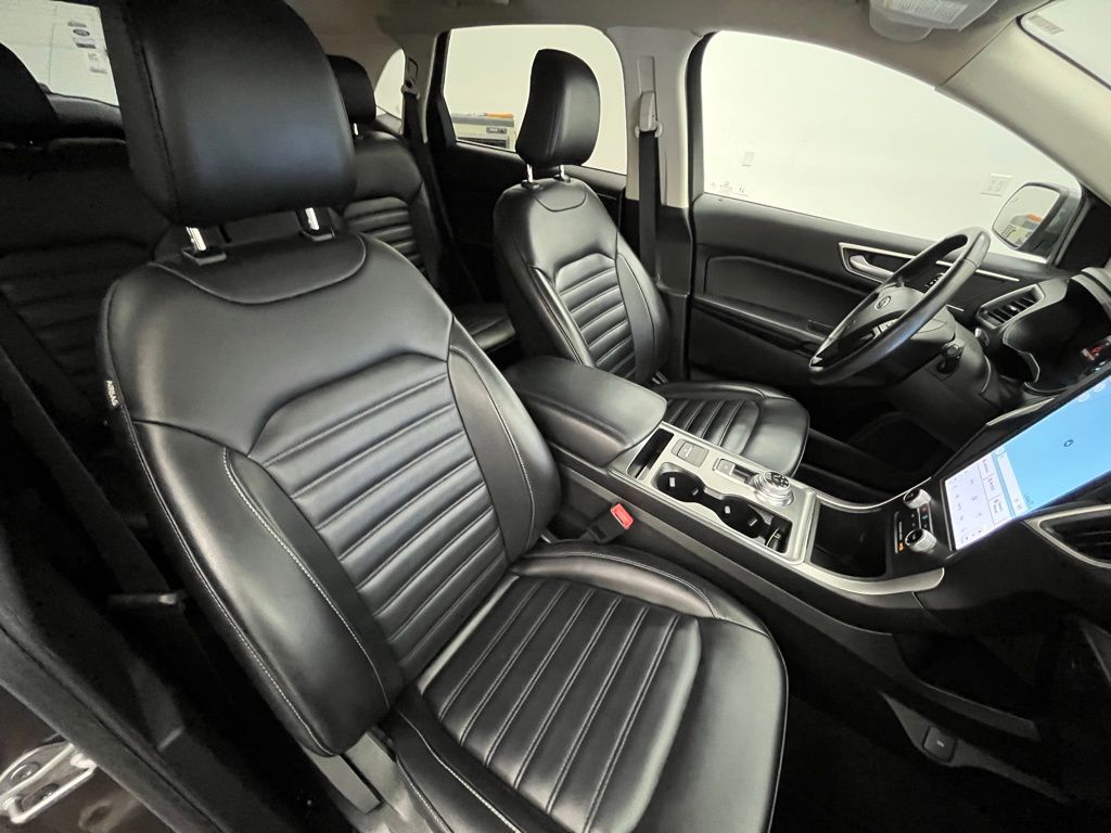 2022 Ford Edge SEL Image 11 of 33