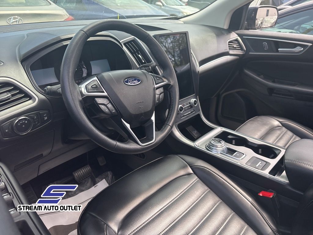 Vehicle image 22 of 36
