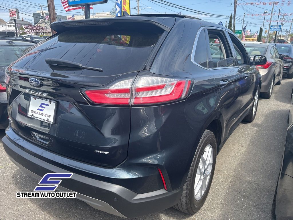 Vehicle image 3 of 36