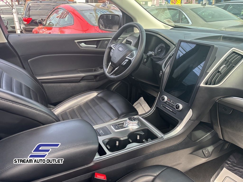 Vehicle image 9 of 36