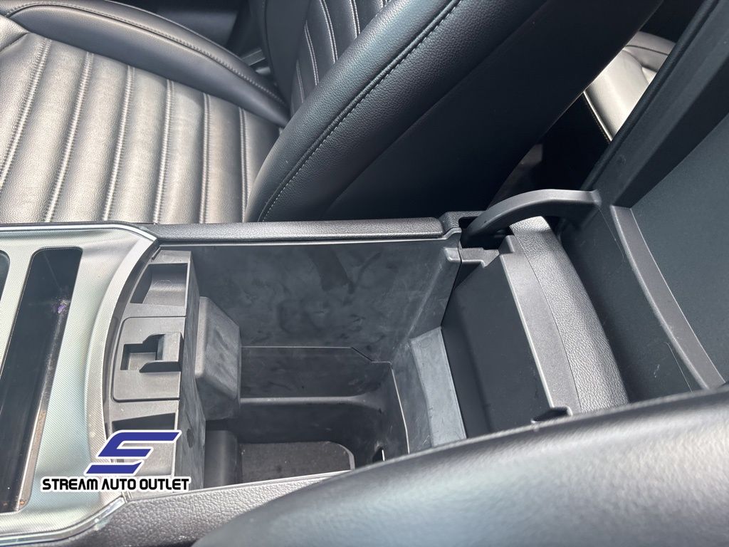 Vehicle image 34 of 36