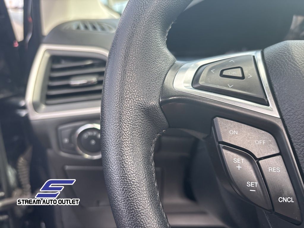 Vehicle image 26 of 36