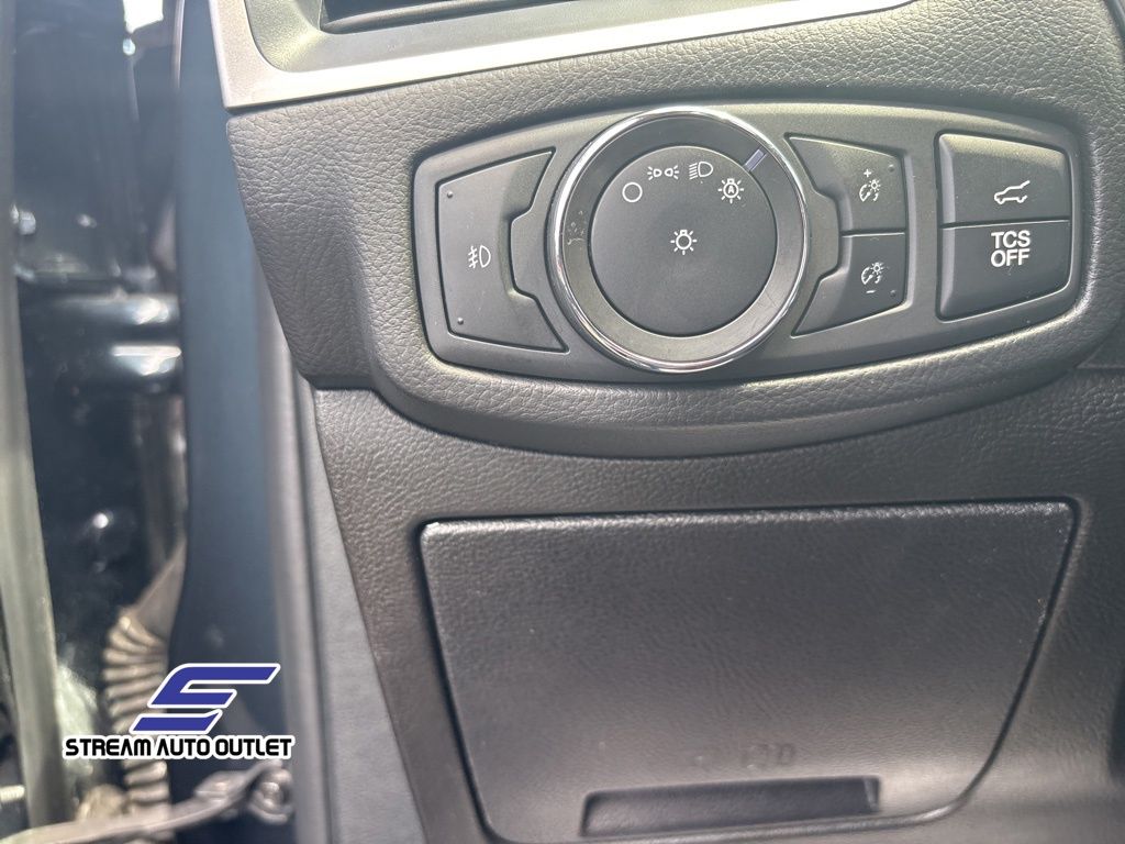 Vehicle image 25 of 36