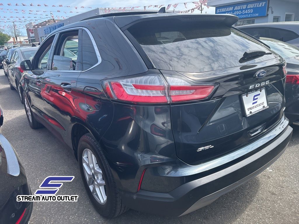 Vehicle image 5 of 36