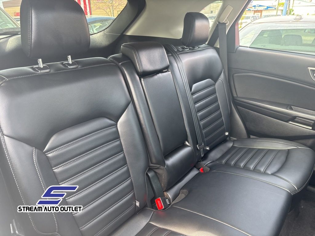 Vehicle image 12 of 36