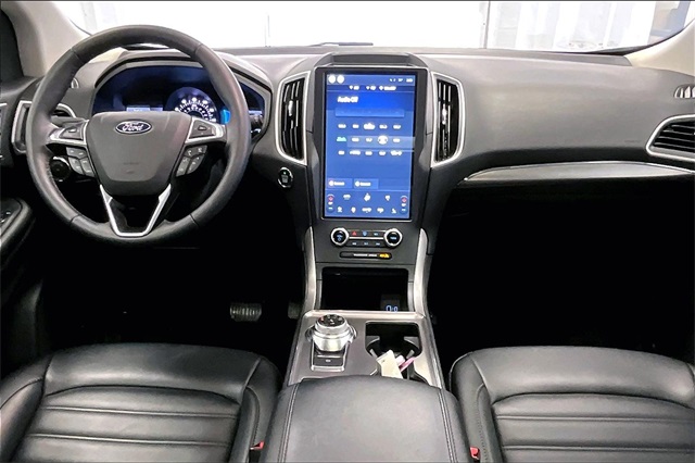 Vehicle image 14 of 32