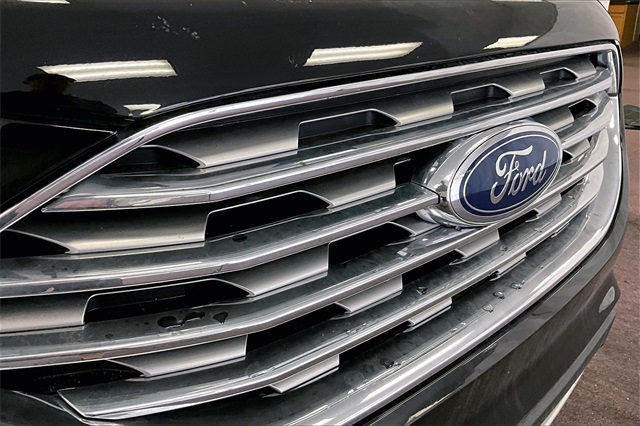 Vehicle image 29 of 32