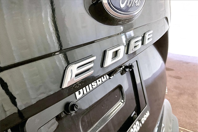 Vehicle image 13 of 32