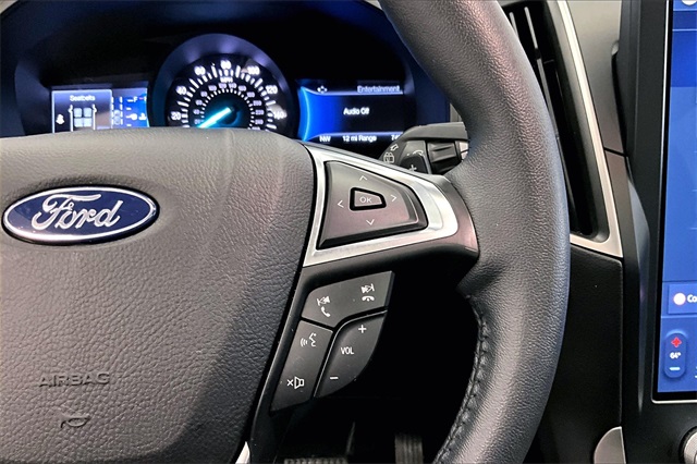 Vehicle image 18 of 32