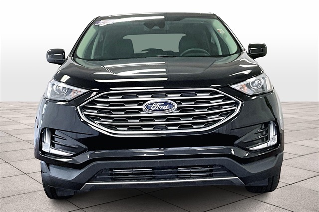 Vehicle image 2 of 32