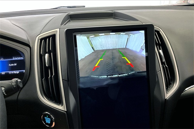 Vehicle image 20 of 32