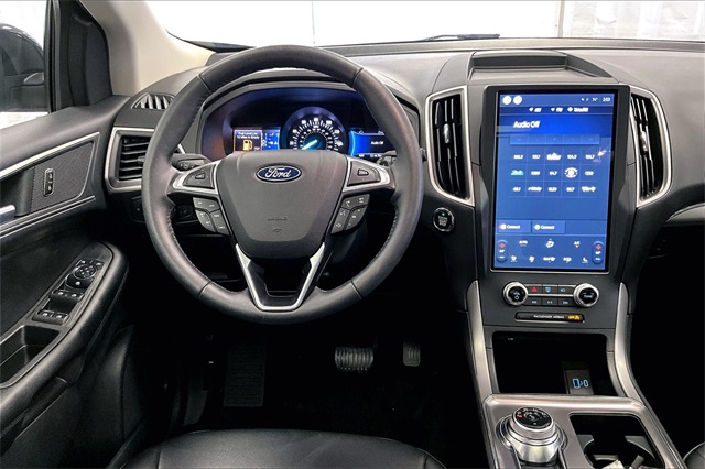 Vehicle image 7 of 32