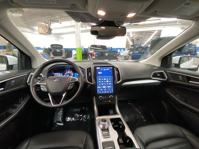 Vehicle image 22 of 23