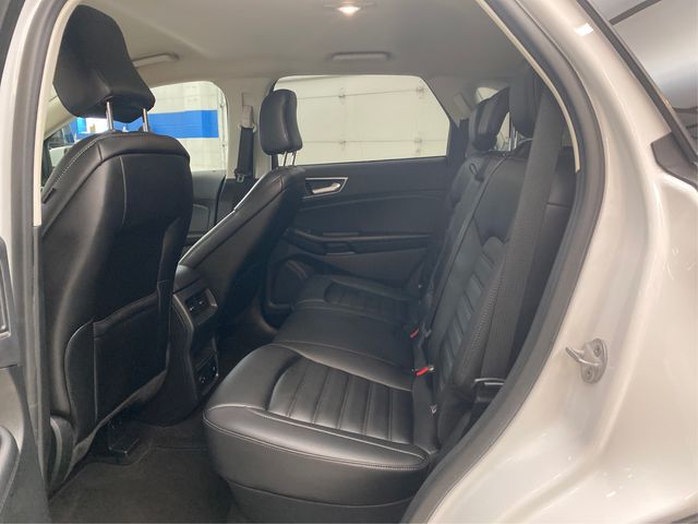 Vehicle image 10 of 23