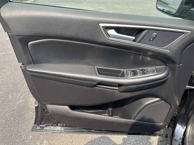 Vehicle image 24 of 47