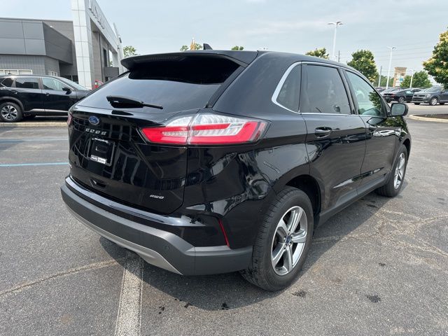 Vehicle image 4 of 47