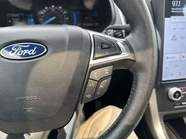 Vehicle image 43 of 47